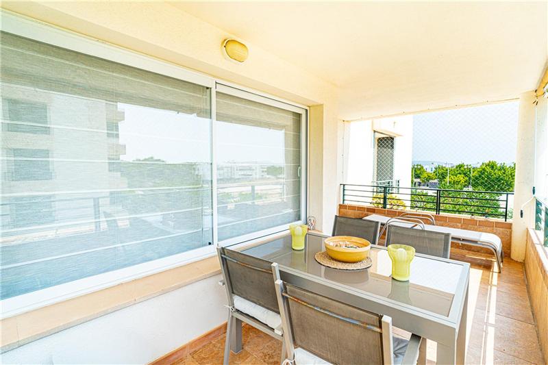 Piso con terraza de 22m2 aprox. en complejo residencial con piscina,