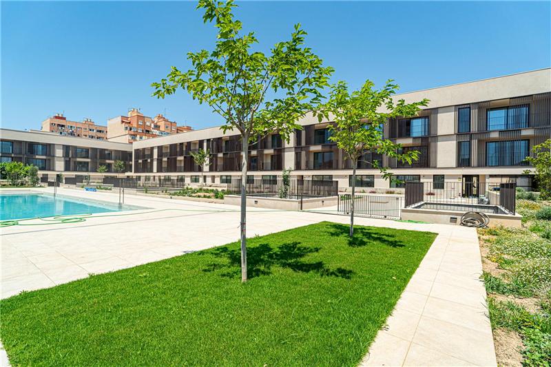 A estrenar. Viviendas de 1 y 2 dormitorios con terraza y piscina en Palma,